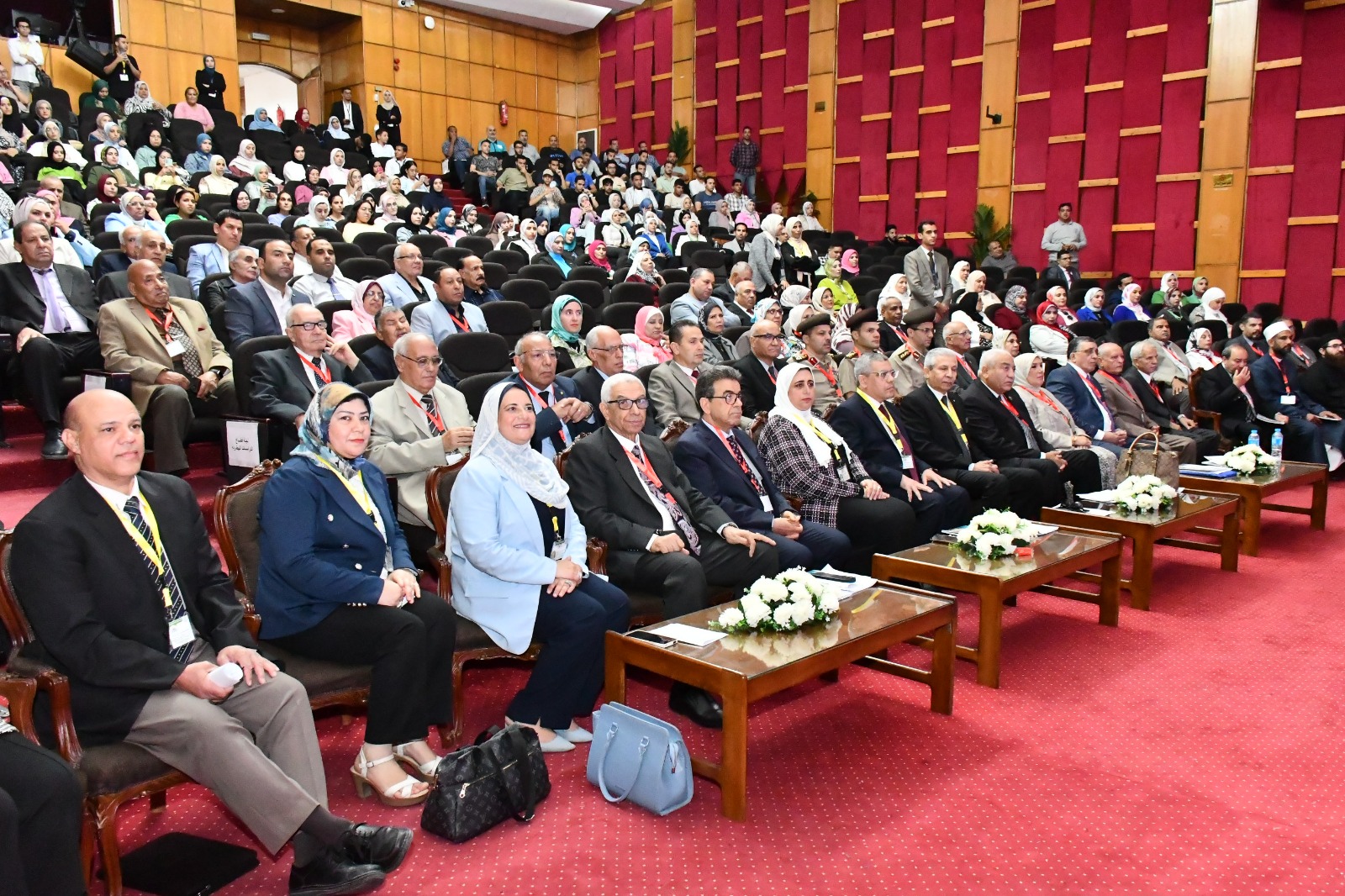 كواليس مؤتمر كلية الطب البيطري بجامعة قناة السويس (2)