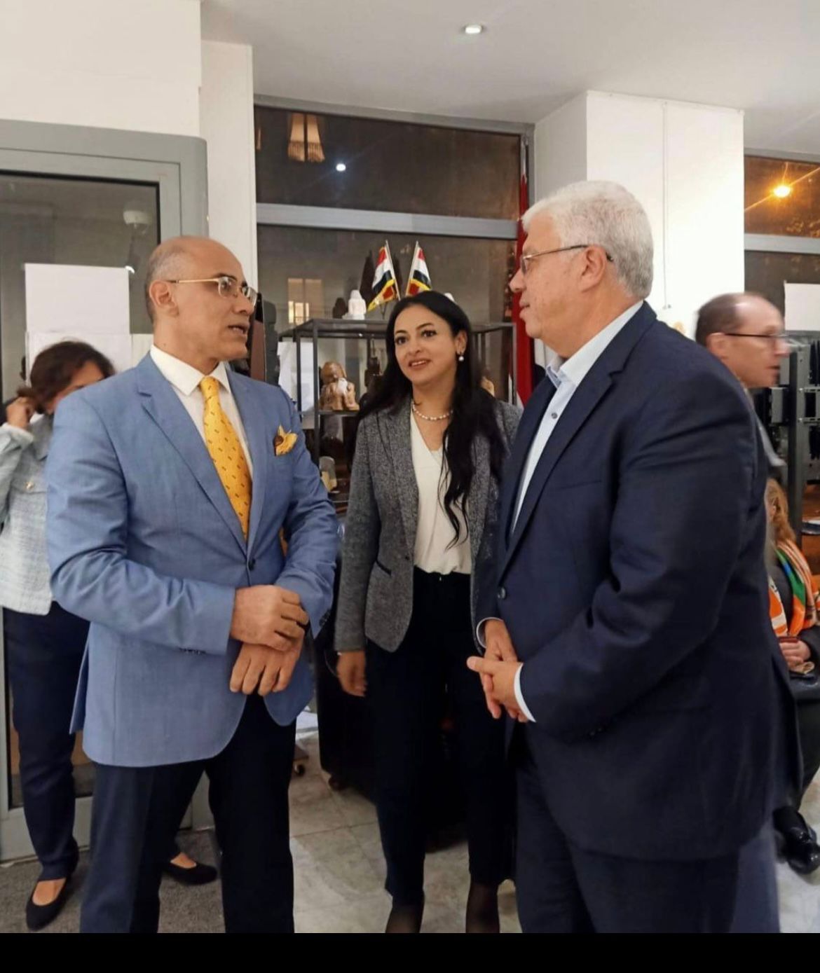 اثناء افتتاح المعرض