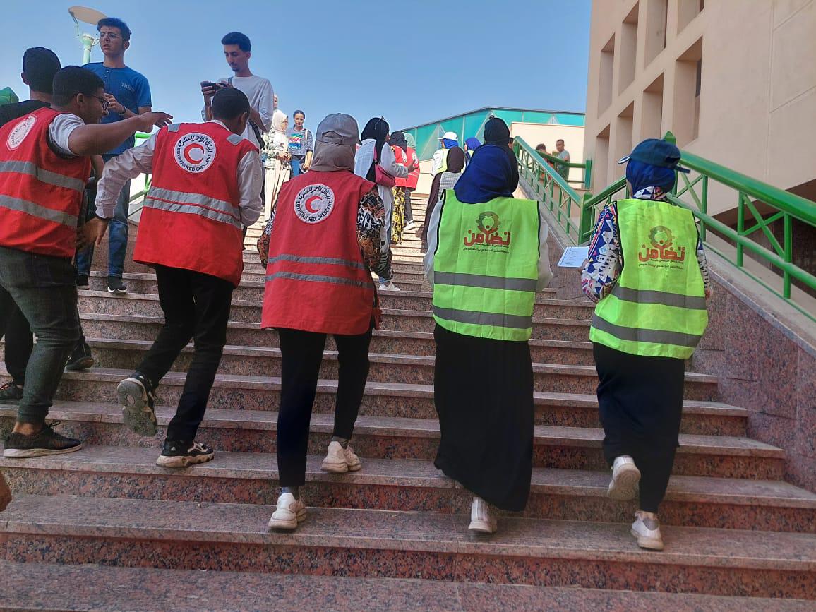 فريق الهلال الأحمر بالجامعة 