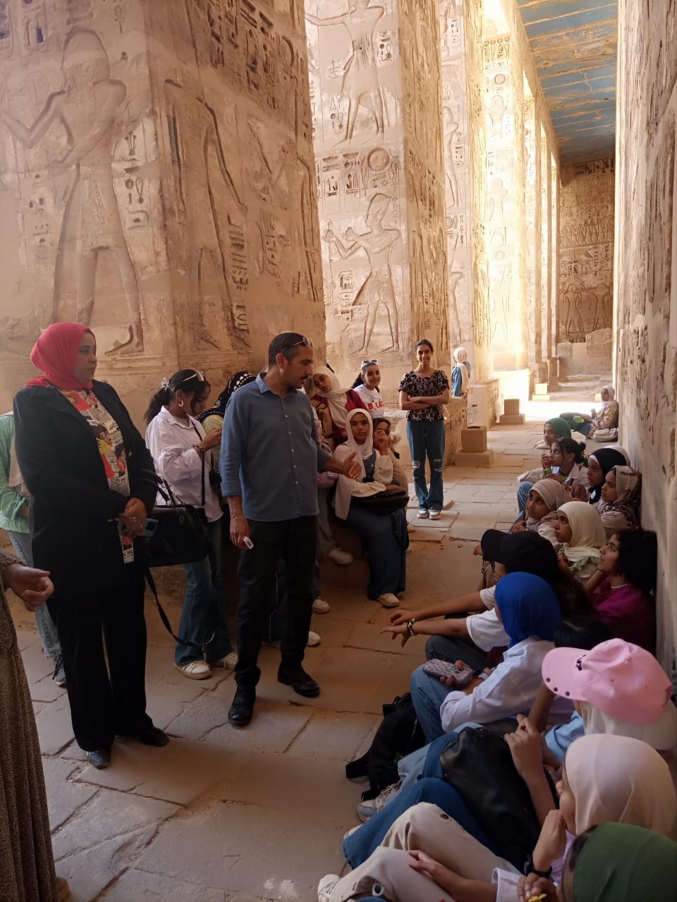 جولة في معبد هابو التاريخي لـ50 طالبة من مدرسة الضبعية الإعدادية