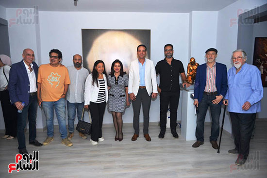 الفنانين فى معرض مشهد الفنانين فى معرض مشهد