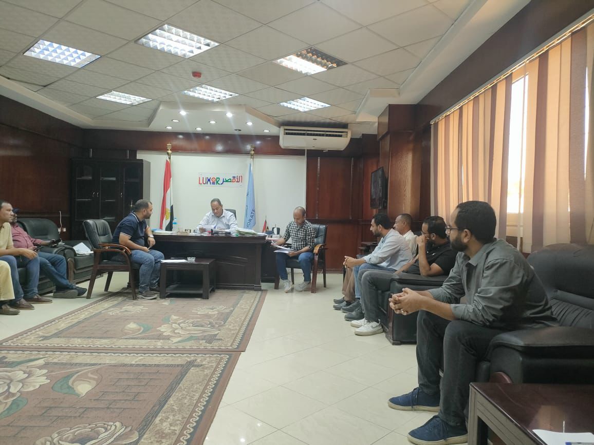 اجتماع لبحث نسب تنفيذ مشروعات حياة كريمة بالقرى والنجوع