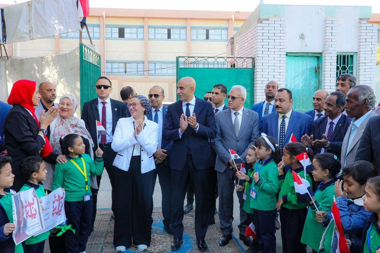 وزيرا البيئة والتعليم يطلقان المرحلة الأولى من مبادرة "تشجير وفصل المخلفات من المنبع