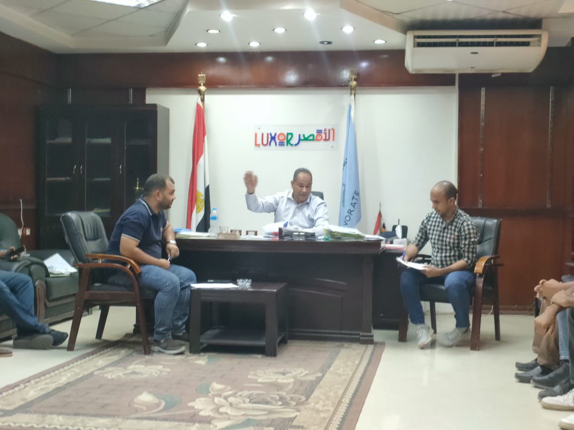 مناقشة نسب تنفيذ مشروعات حياة كريمة بالقرى والنجوع