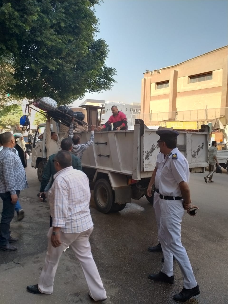 إزالة الإشغالات والتعديات بشارع عسران عبد النعيم في إمبابة