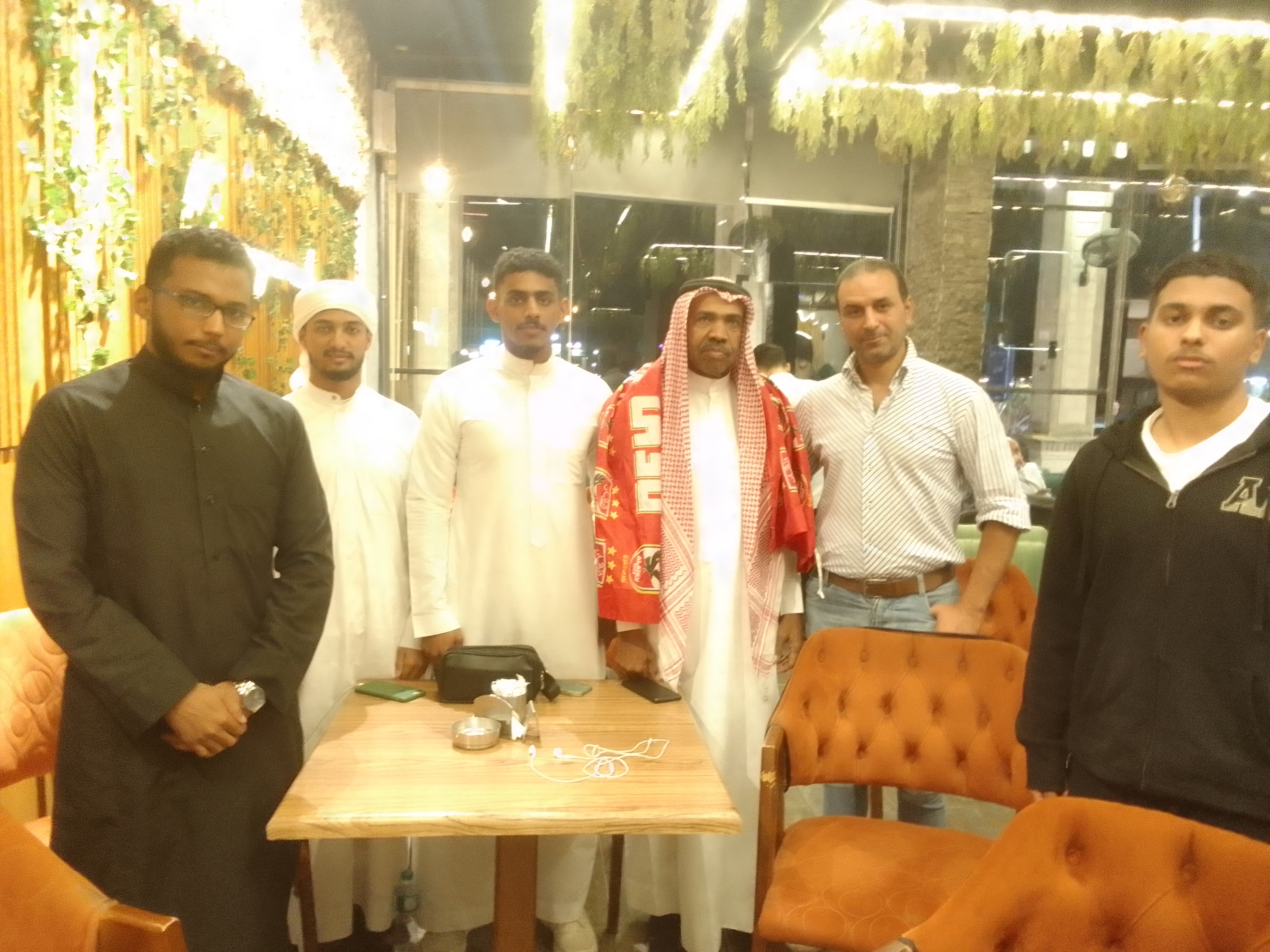 جماهير العين تتابع لقاء الأهلي
