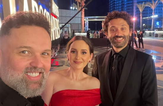 محمد محمود عبد العزيز وزجته وشقيقه