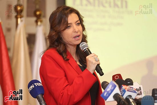 الفنانة منال سلامة