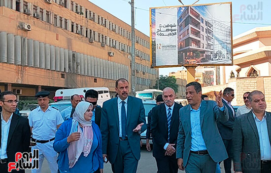 جولة المحافظ بالساحات جولة المحافظ بالساحات