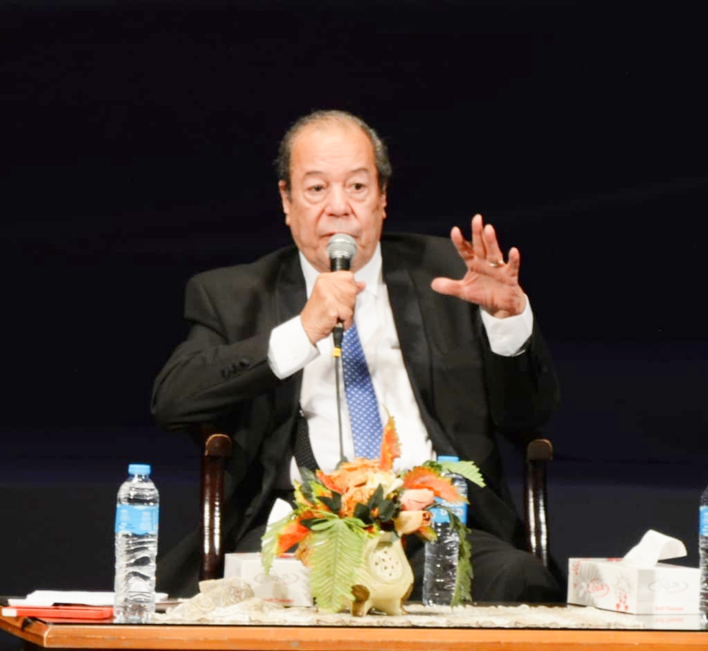 الموسيقار منير الوسيمي بدار أوبرا دمنهور الموسيقار منير الوسيمي بدار أوبرا دمنهور