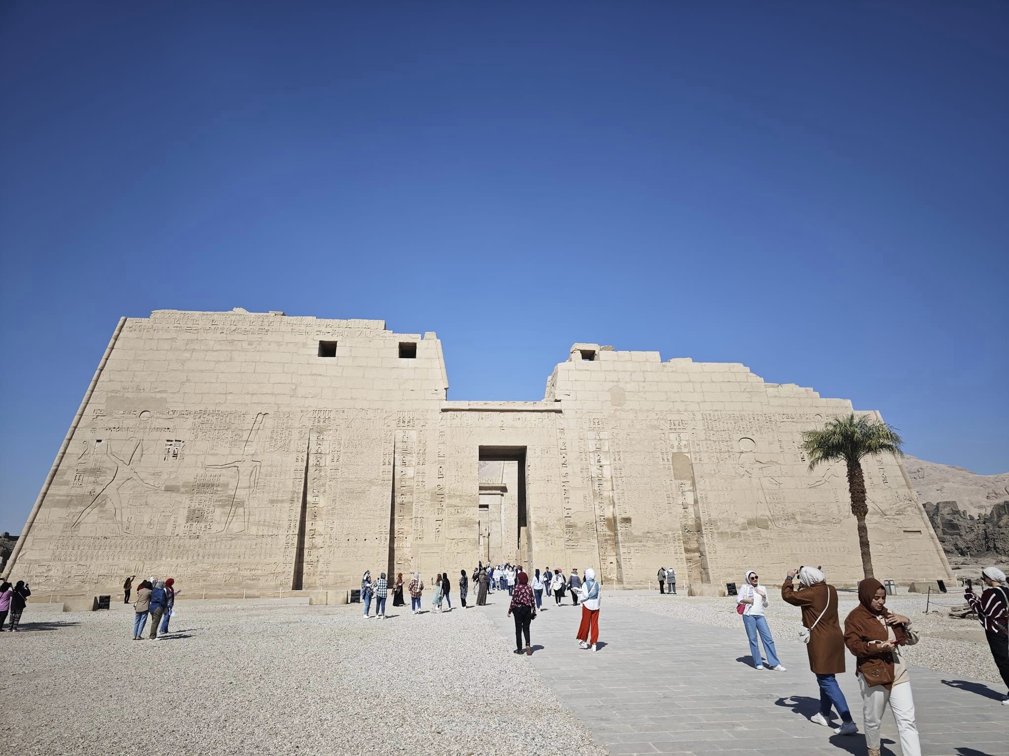 Distinctive visits to Medinet Habu Temple