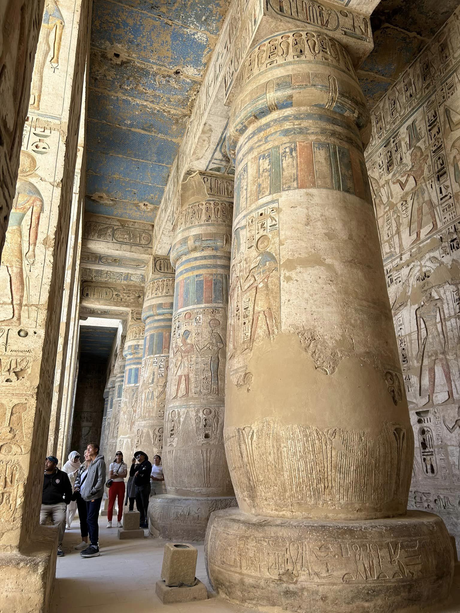 Colors from thousands of years ago in the columns of Medinet Habu