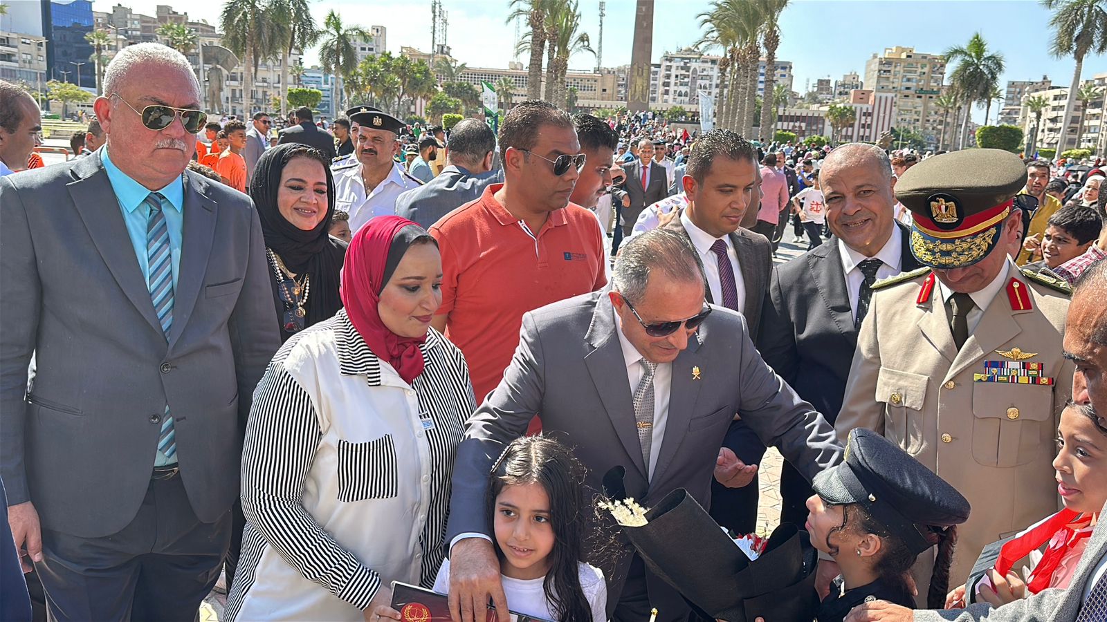 محافظ مع الاطفال محافظ مع الاطفال