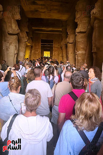 يتوافد السياح الأجانب على معبد أبو سمبل جنوب مصر يتوافد السياح الأجانب على معبد أبو سمبل جنوب مصر