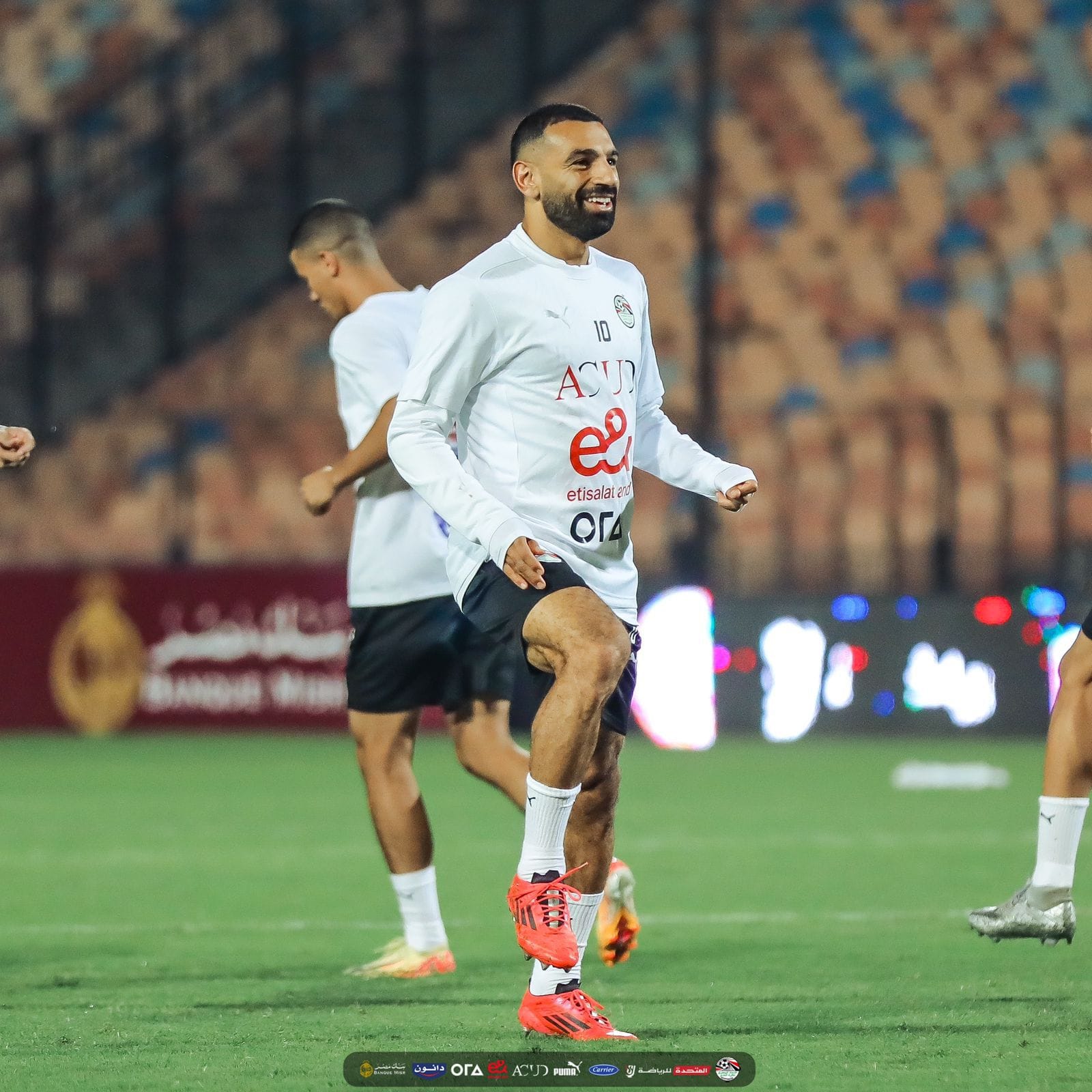 محمد صلاح في تدريبات المنتخب (1)