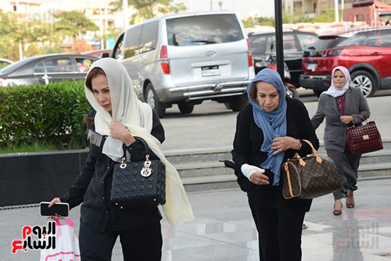 تشييع والدة الإعلامية مفيدة شيحة (8)