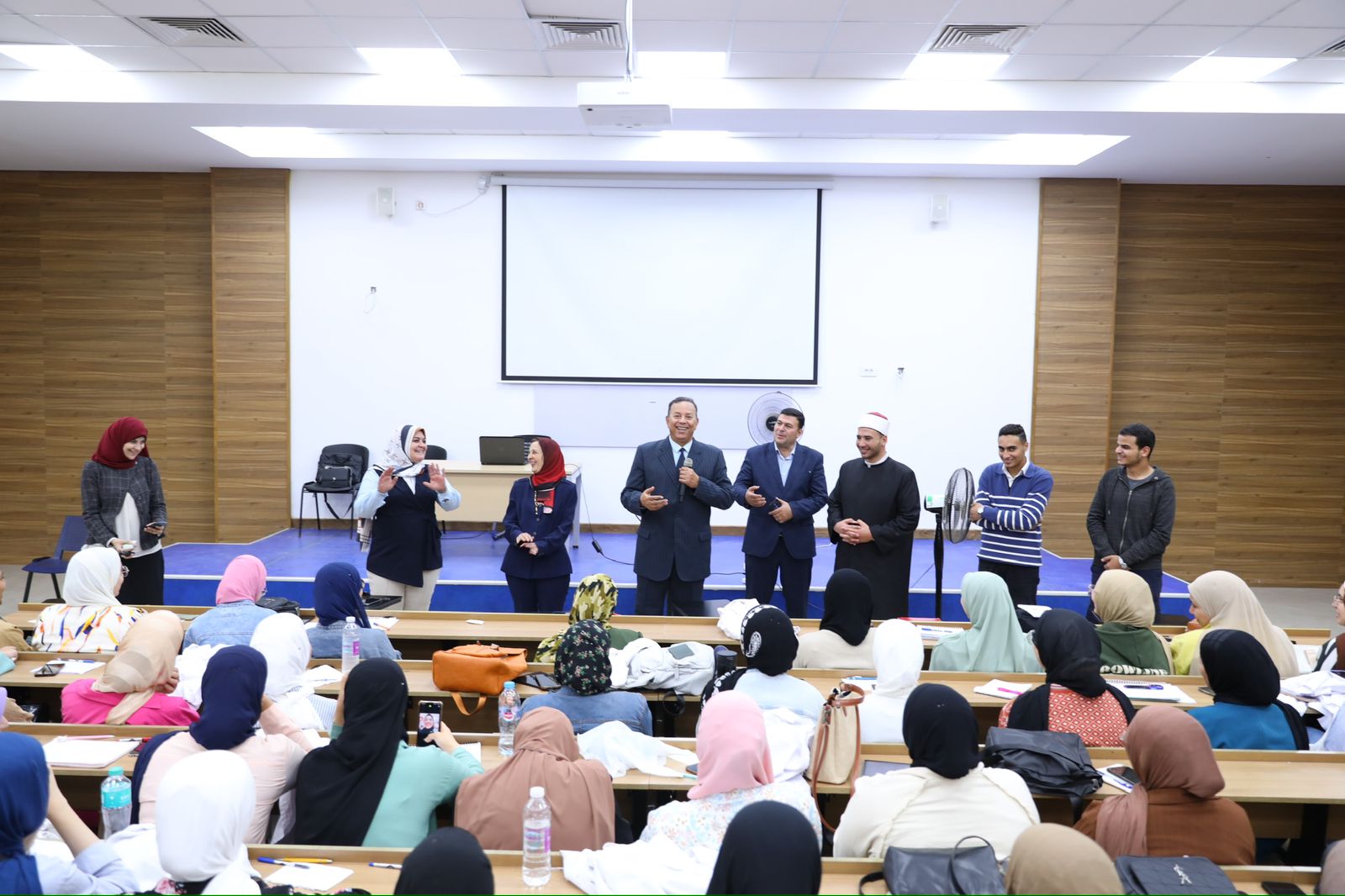 ندوة حول التغييرات المناخية ندوة حول التغييرات المناخية