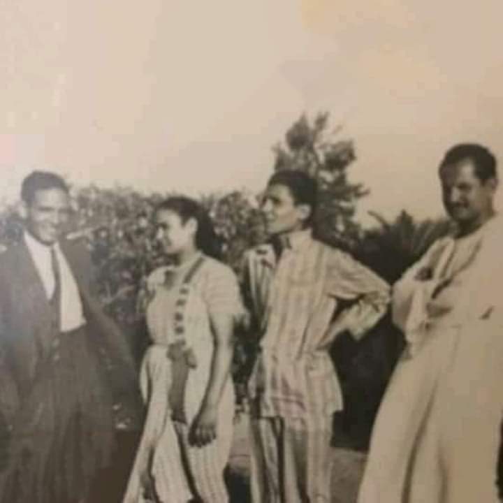 عبد الحليم حافظ في زيارة لقريته عبد الحليم حافظ في زيارة لقريته
