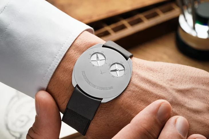 انحف ساعة فى العالم