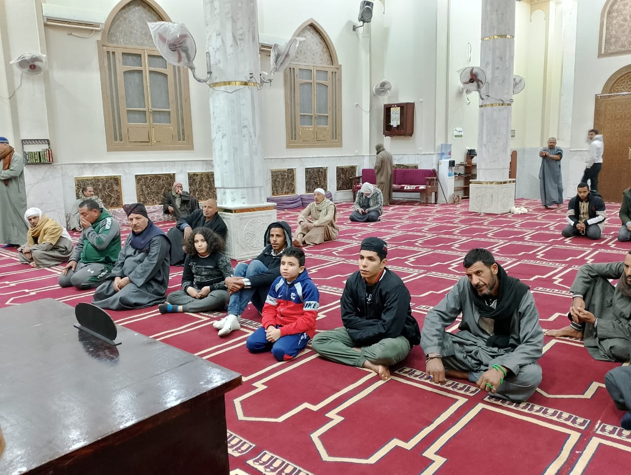 المشاركون في الندوة المشاركون في الندوة