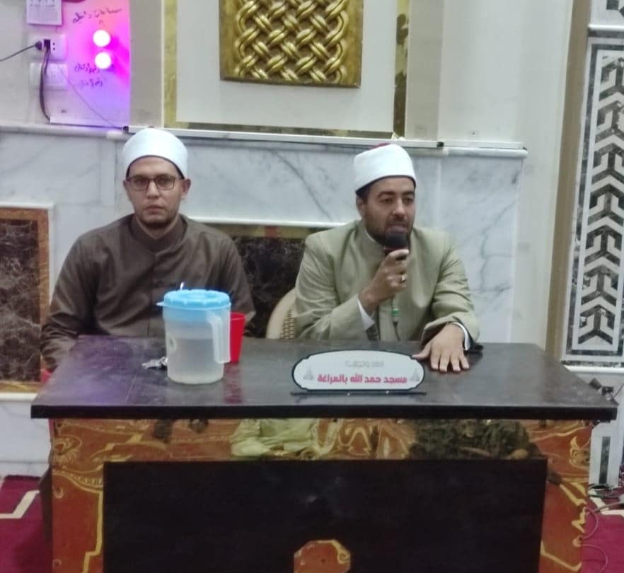 من داخل أحد مساجد المراغة من داخل أحد مساجد المراغة