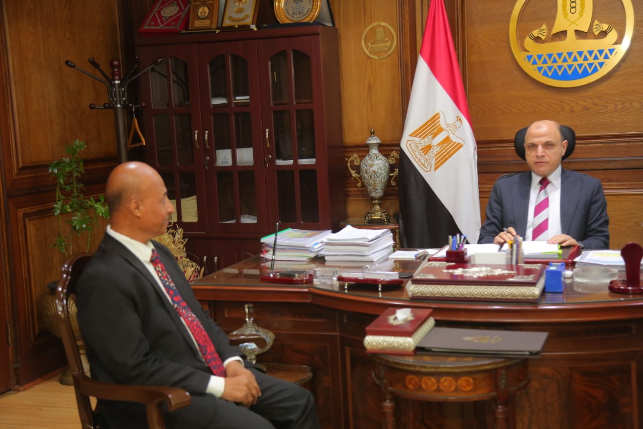 محافظ كفر الشيخ ومراسل اليوم السابع محافظ كفر الشيخ ومراسل اليوم السابع