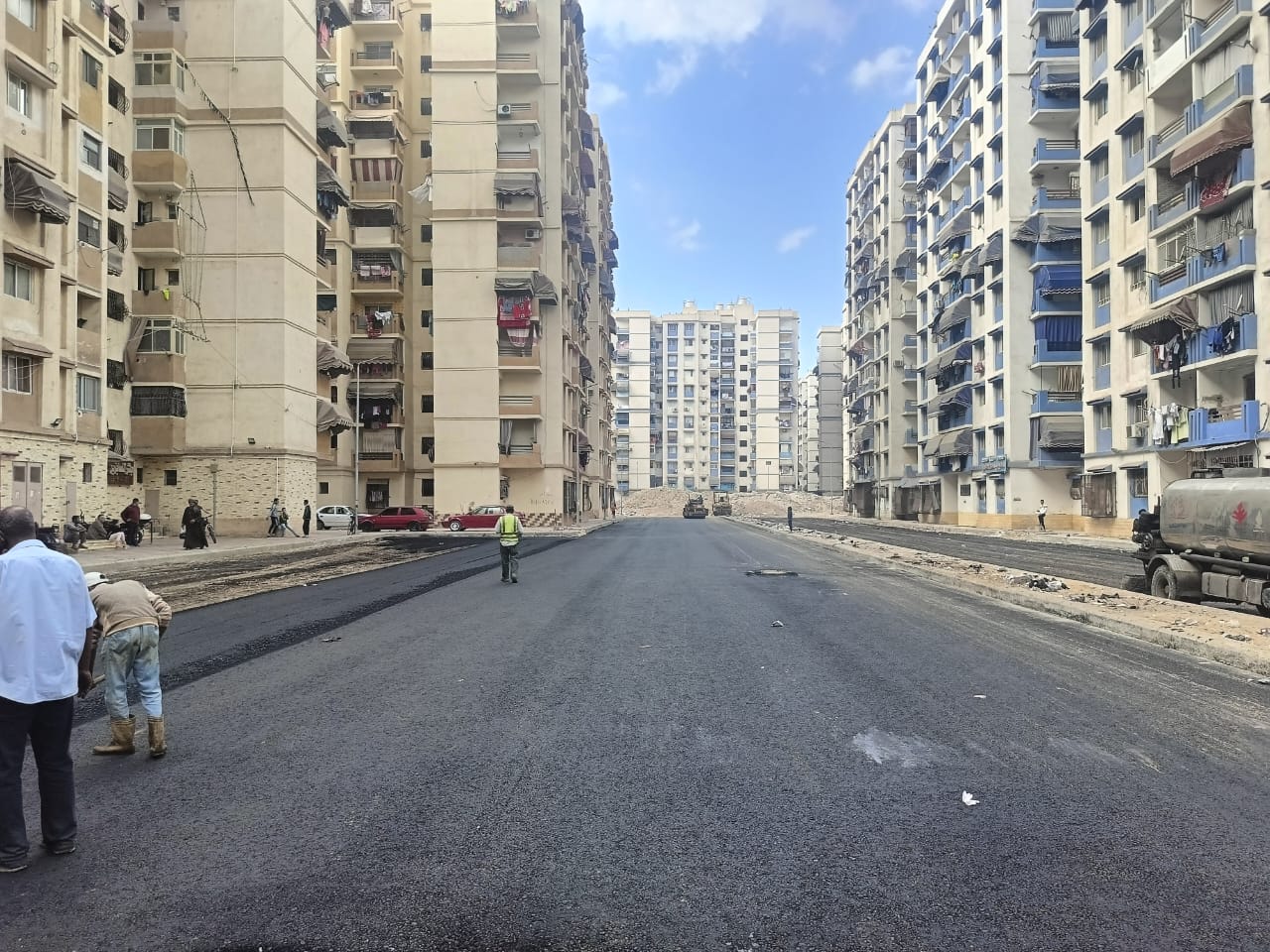 جانب من أعمال الأسفلت جانب من أعمال الأسفلت