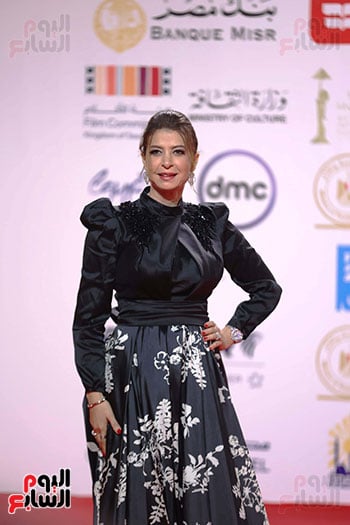 الفنانة منال سلامة