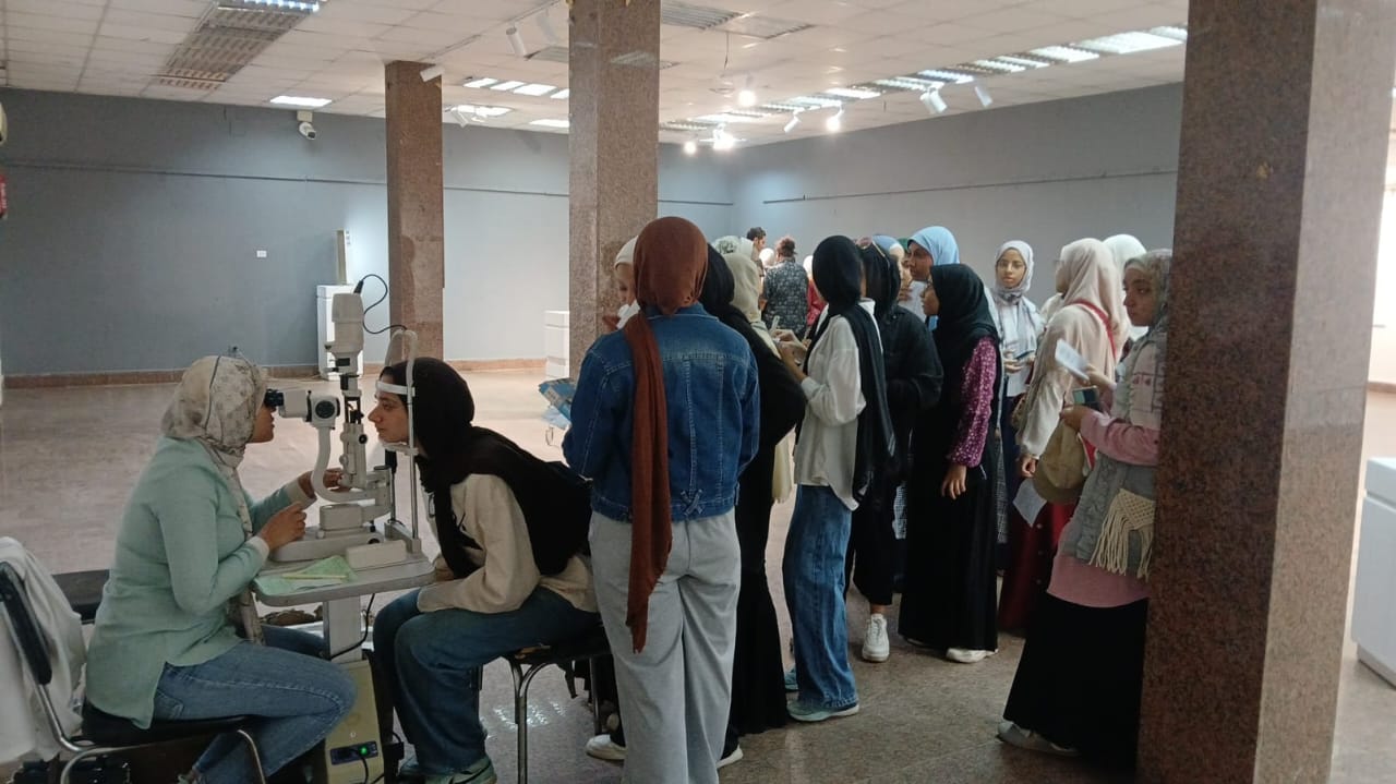 فعاليات القافلة الطبية لعلاج التهاب الملتحمة للطلبة والعاملين والأمن والنظافة فعاليات القافلة الطبية لعلاج التهاب الملتحمة للطلبة والعاملين والأمن والنظافة