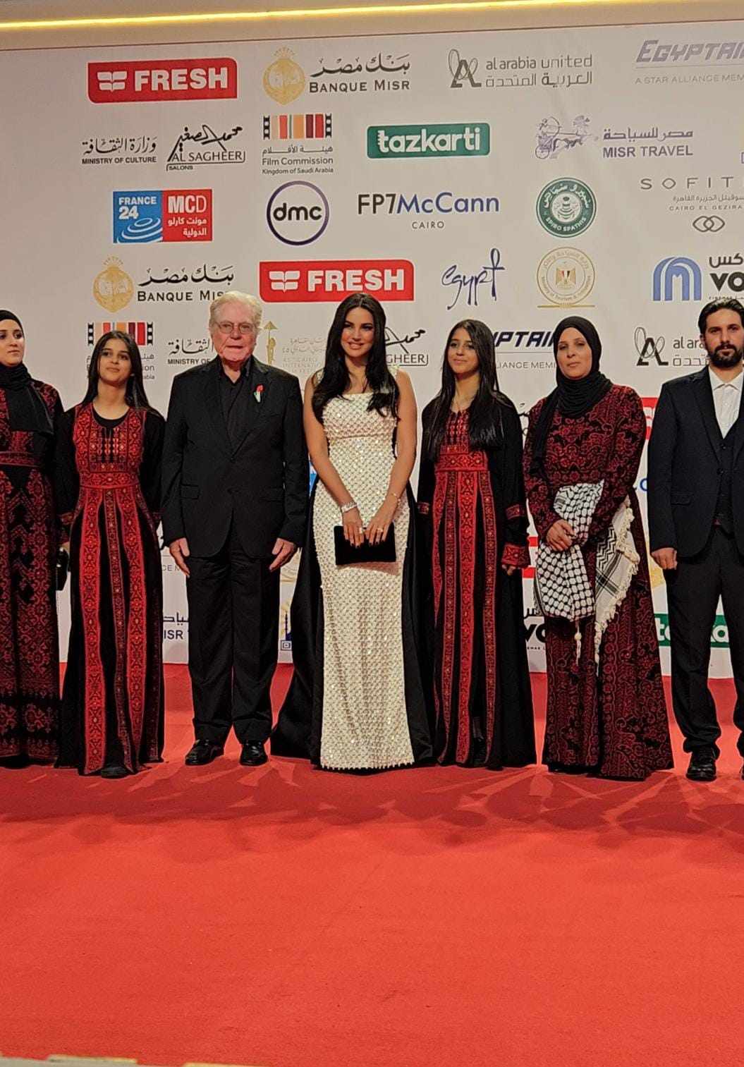 درة تحتفل بفيلمها فى مهرجان القاهرة السينمائى