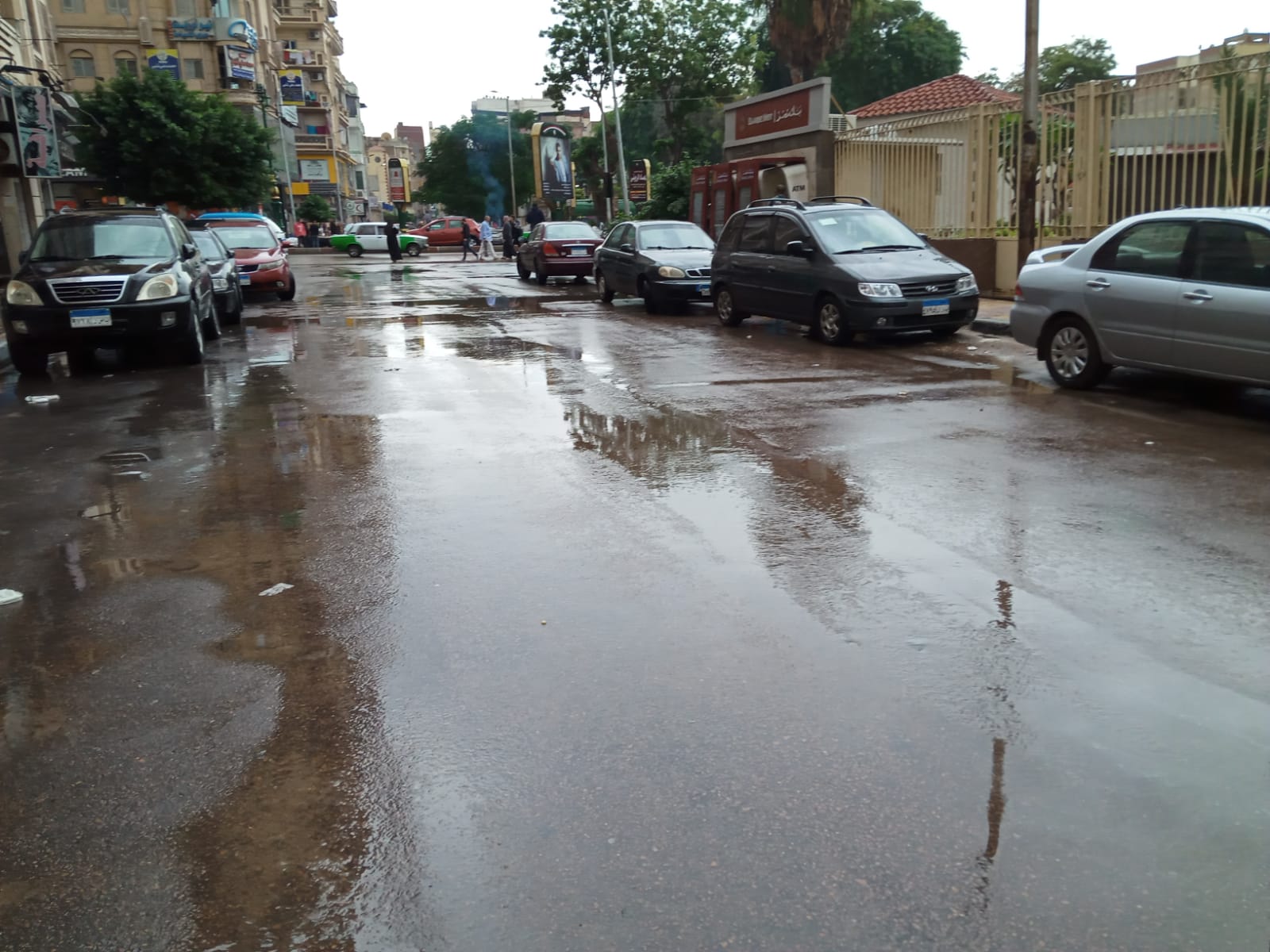 أمطار غزيرة على البحيرة أمطار غزيرة على البحيرة