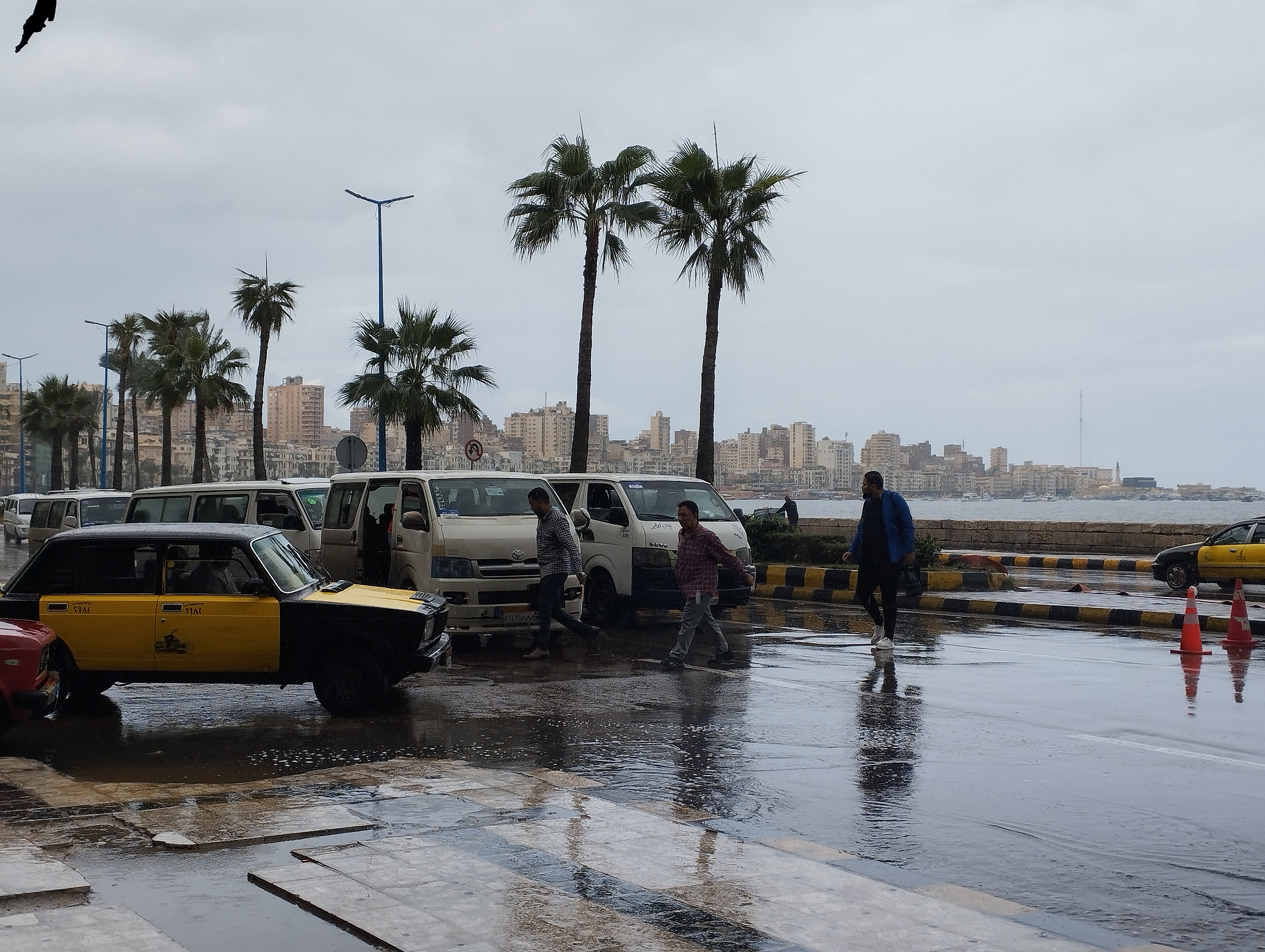 أمطار غزيرة في الإسكندرية أمطار غزيرة في الإسكندرية