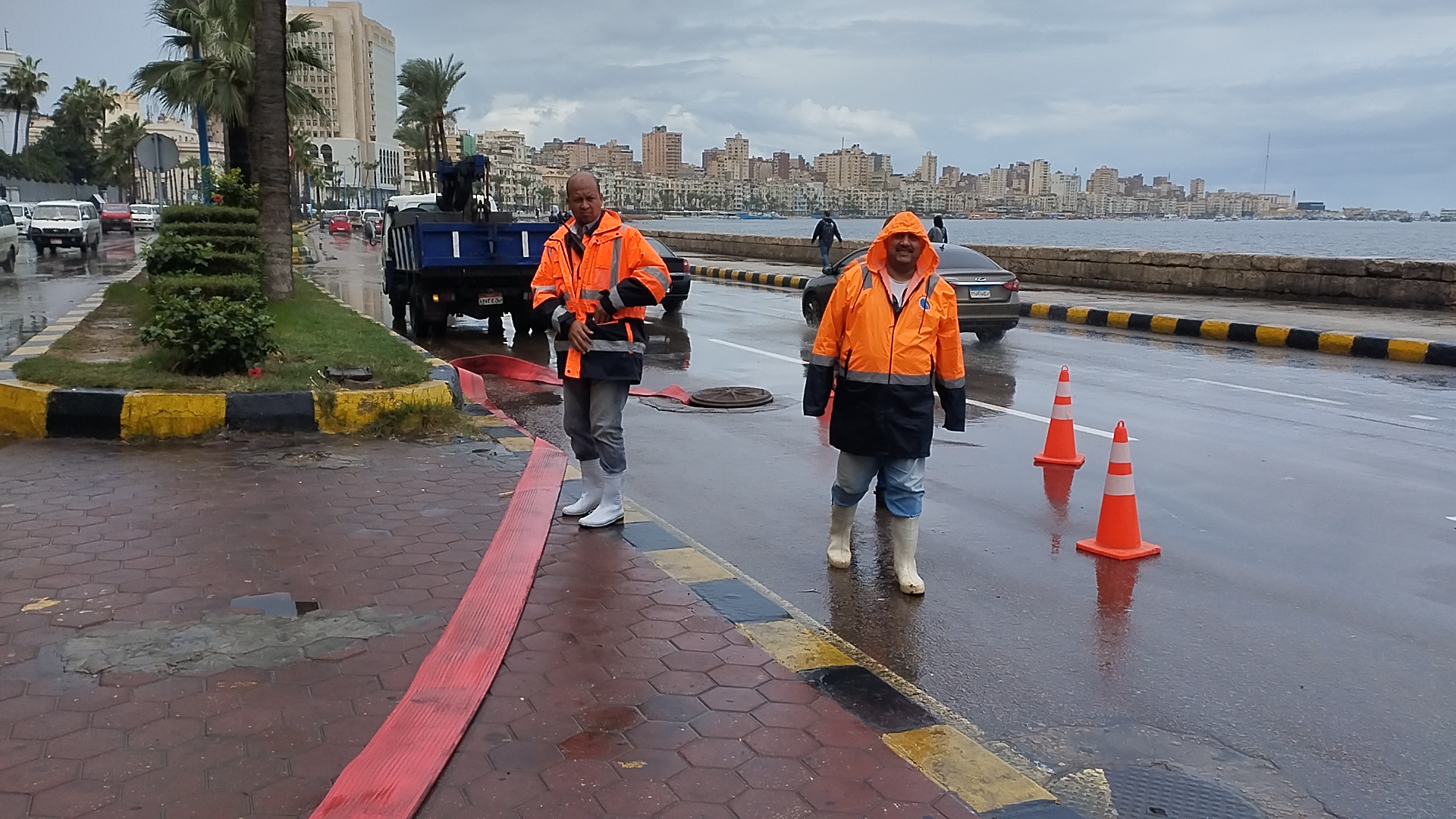 انتشار شركة الصرف الصحي في شوارع الإسكندرية انتشار شركة الصرف الصحي في شوارع الإسكندرية