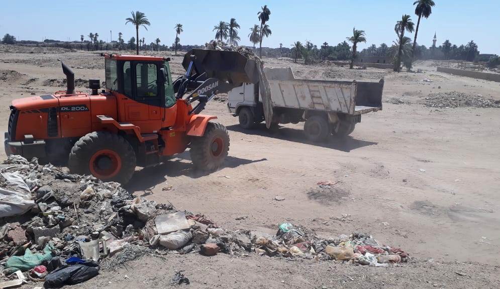 خطوات العمل فى ترميمات طريق الكباش خطوات العمل فى ترميمات طريق الكباش