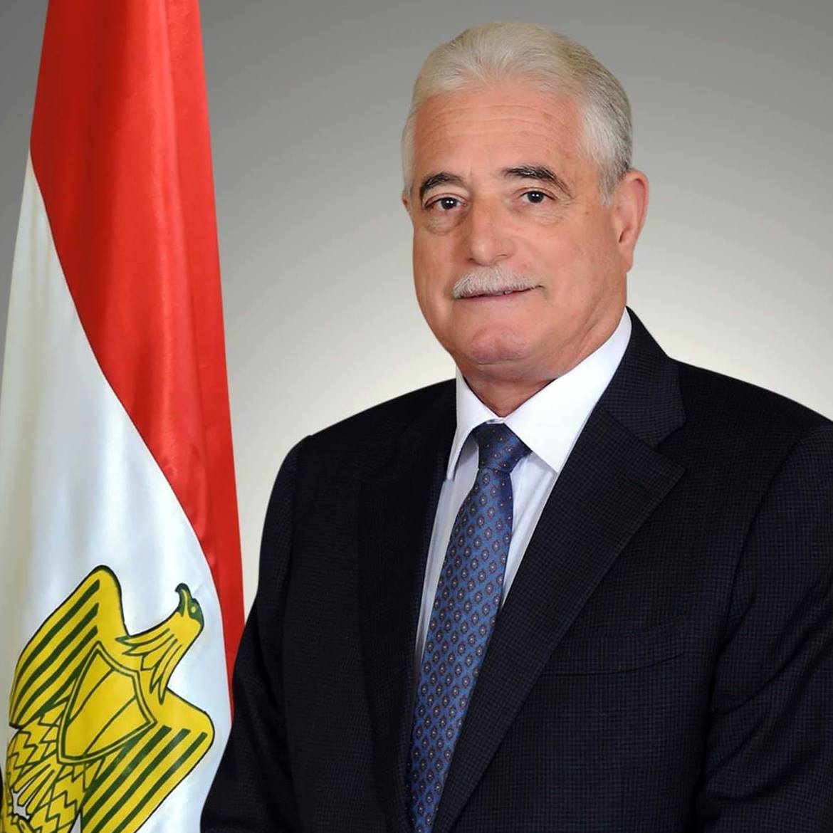 اللواء خالد فودة محافظ الأقصر الأسبق اللواء خالد فودة محافظ الأقصر الأسبق