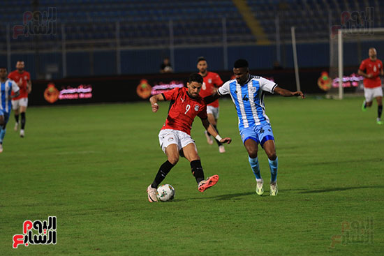 طاهر طاهر يقود هجوم المنتخب الوطني