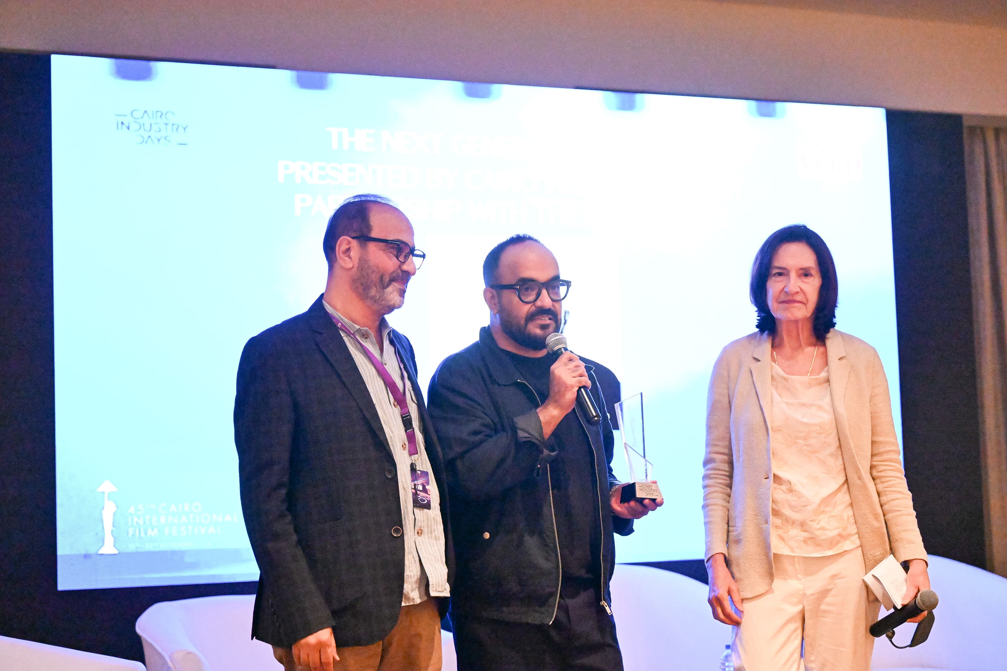 مدير مهرجان القاهرة وأحمد العياد