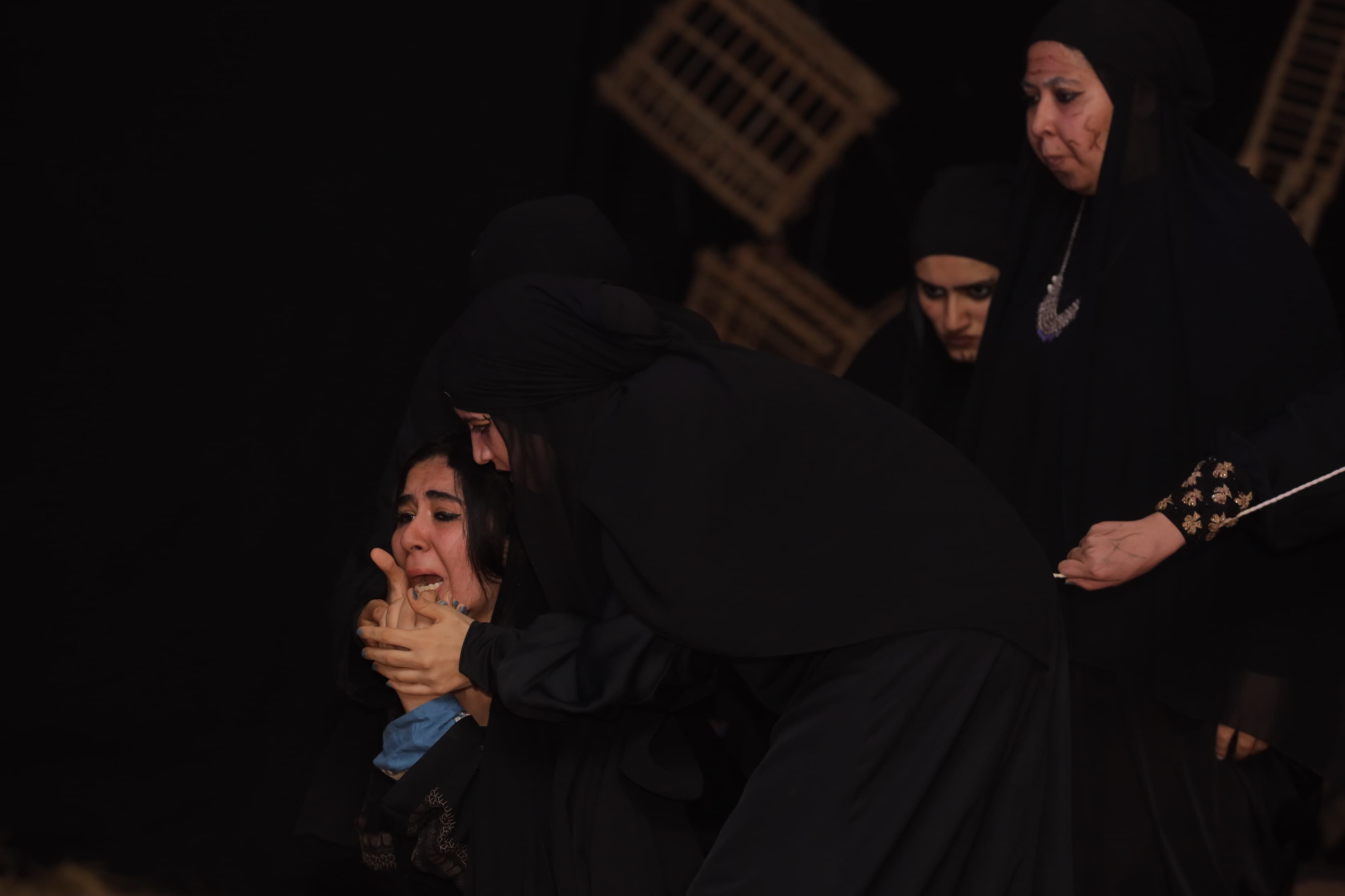 طلاب جامعة دمنهور يتألقون بعروض مسرحية مميزة (4)