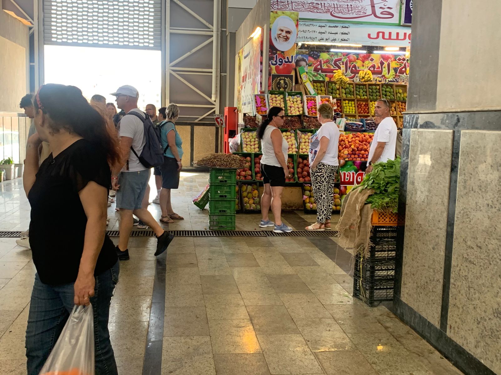 تصل يوميا أفواج سياحية للسوق تصل يوميا أفواج سياحية للسوق