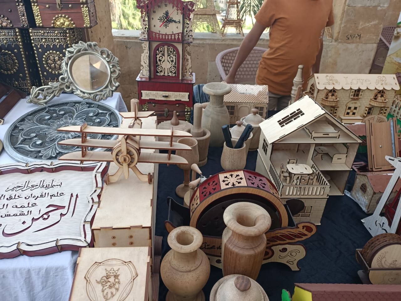 بعض الأعمال اليدوية بعض الأعمال اليدوية