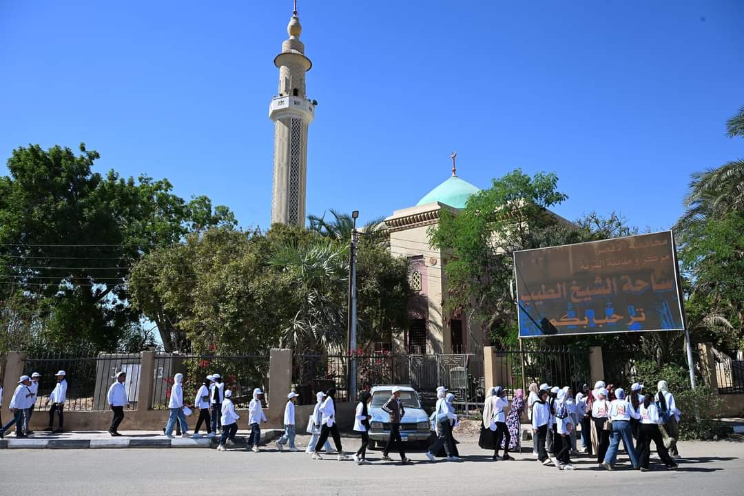 زيارة أطفال أهل مصر لساحة الشيخ الطيب بالقرنة