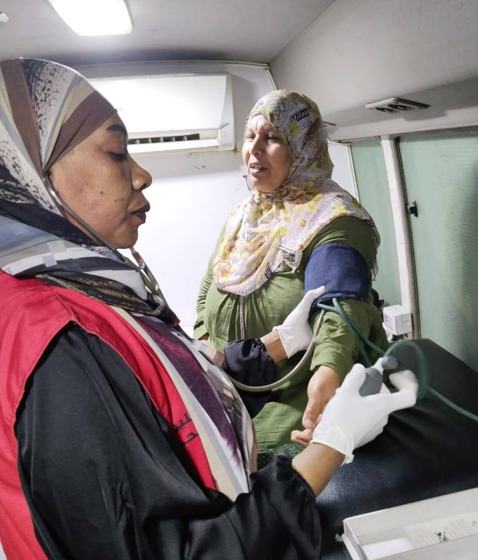 جانب من الدعم المجاني للمواطنين من خلال مبادرة 100 يوم صحي في القرى والنجوع جانب من الدعم المجاني للمواطنين من خلال مبادرة 100 يوم صحي في القرى والنجوع