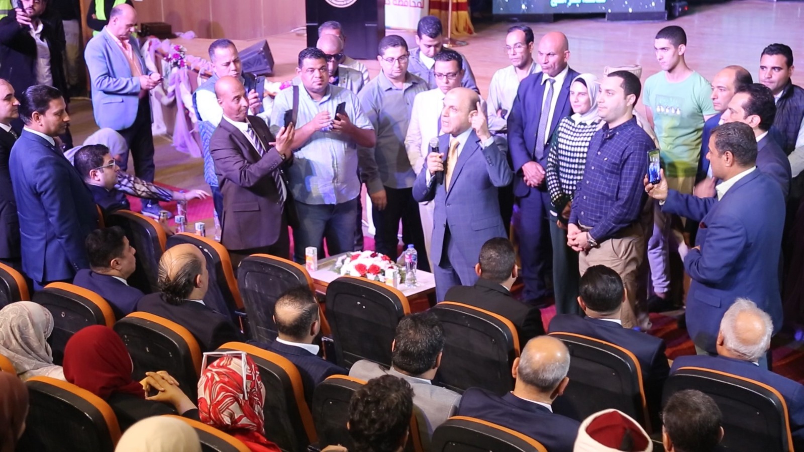 محافظ كفر الشيخ يقدم التهنئة لأهالي كفر الشيخ محافظ كفر الشيخ يقدم التهنئة لأهالي كفر الشيخ