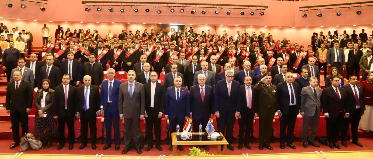 وزير التعليم العالي ومحافظ السويس ومدير صندوق مكافحة الإدمان وأعضاء المجلس الأعلى للجامعات