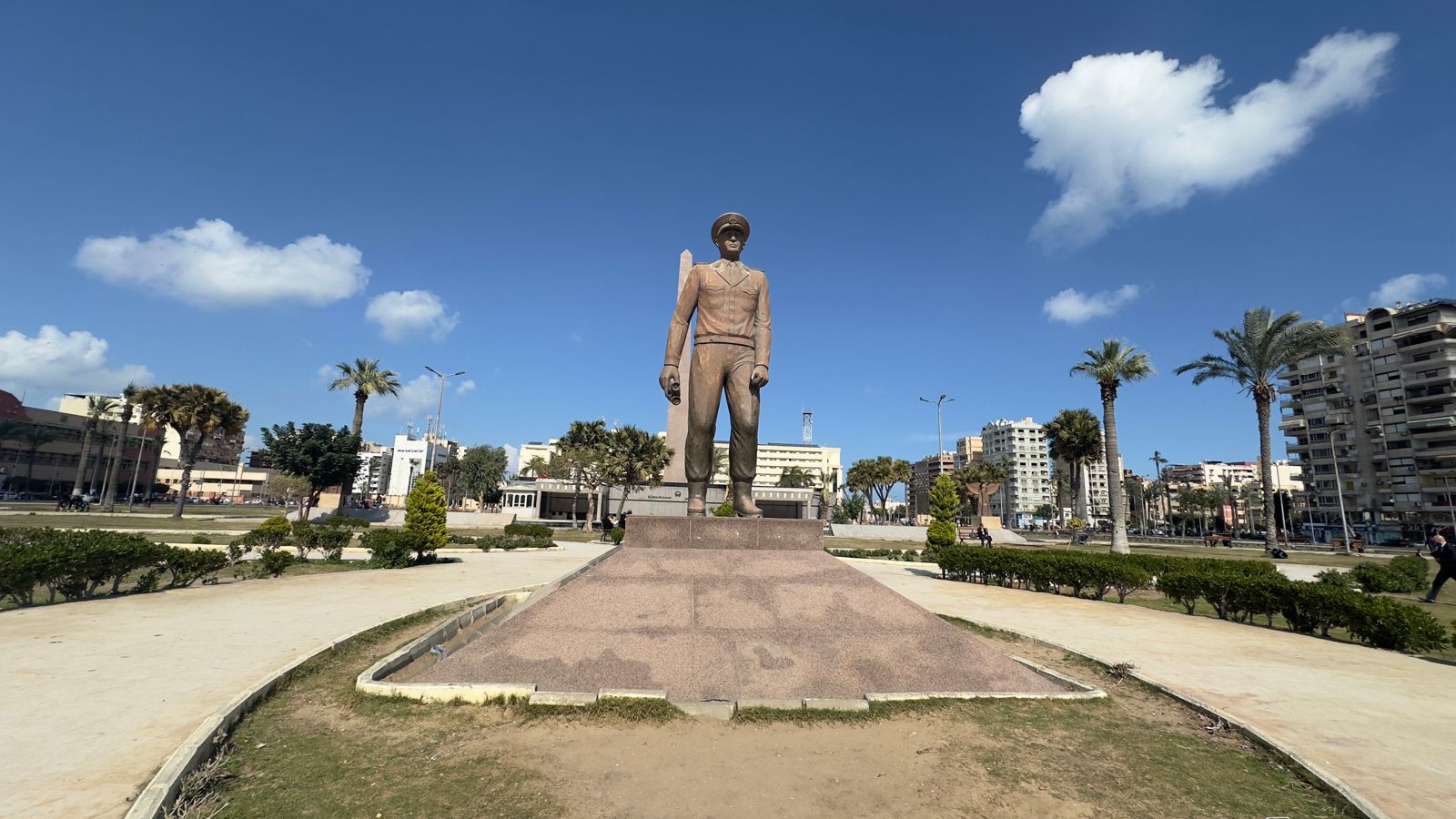 Statue of the martyr Abdel Moneim Riad in Port Said (1)