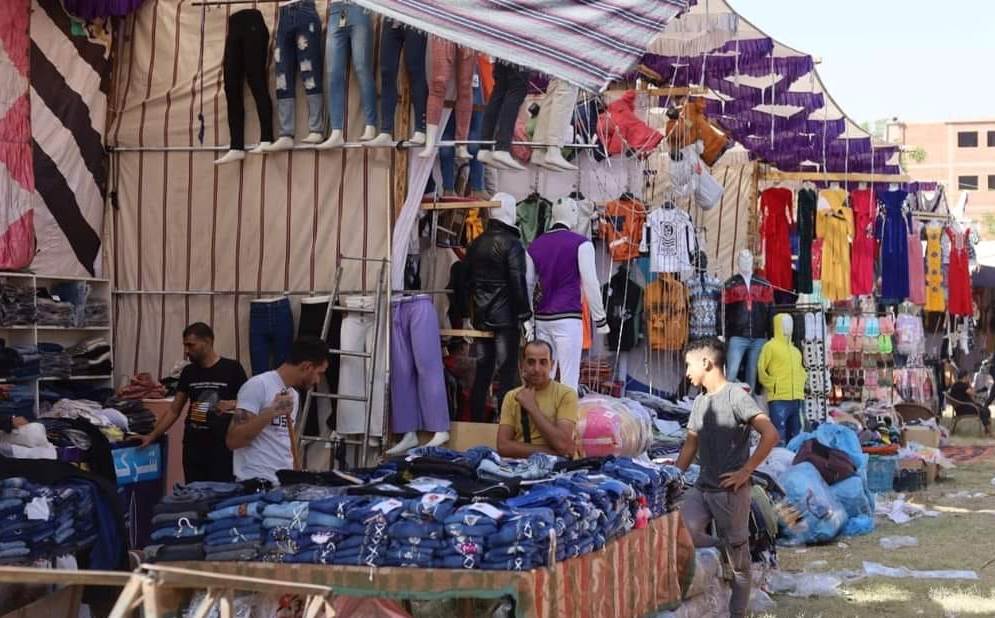 بدأ خير ورزق عمليات تأثيث البيكات ومحلات الباعة حول الدير بدأ خير ورزق عمليات تأثيث البيكات ومحلات الباعة حول الدير