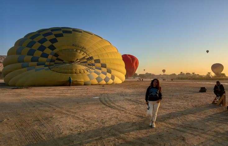 سماء الأقصر تشهد تحليق 1800 سائح على متن 75 رحلة بالون طائر