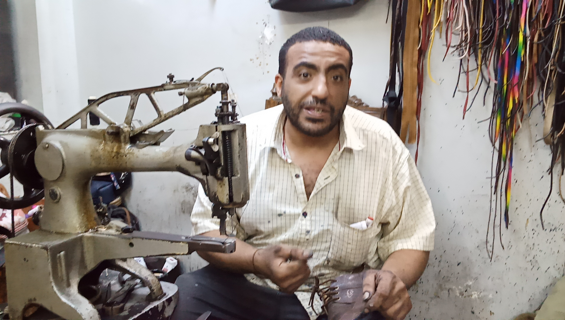 أشهر محل لتصليح الأحذية في البحيرة أشهر محل لتصليح الأحذية في البحيرة
