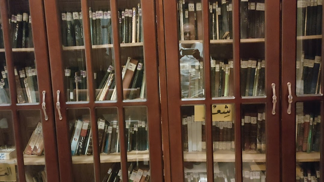 Books inside the library (1)