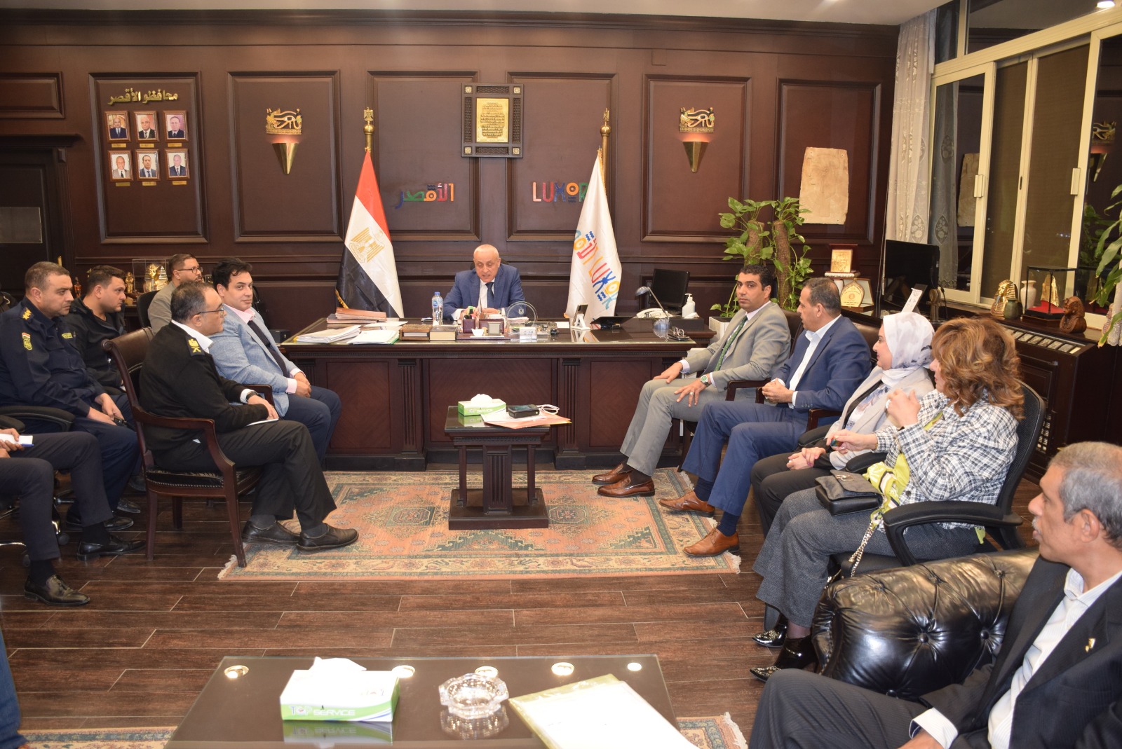 محافظ الأقصر يناقش الإستعدادات النهائية لإحتفالية العيد القومى